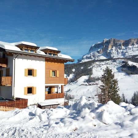 Ciasa De Munt Apartamento La Villa  Exterior foto