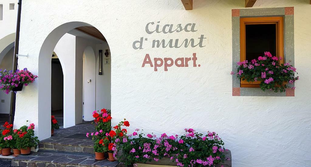 Ciasa De Munt Apartamento La Villa  Exterior foto