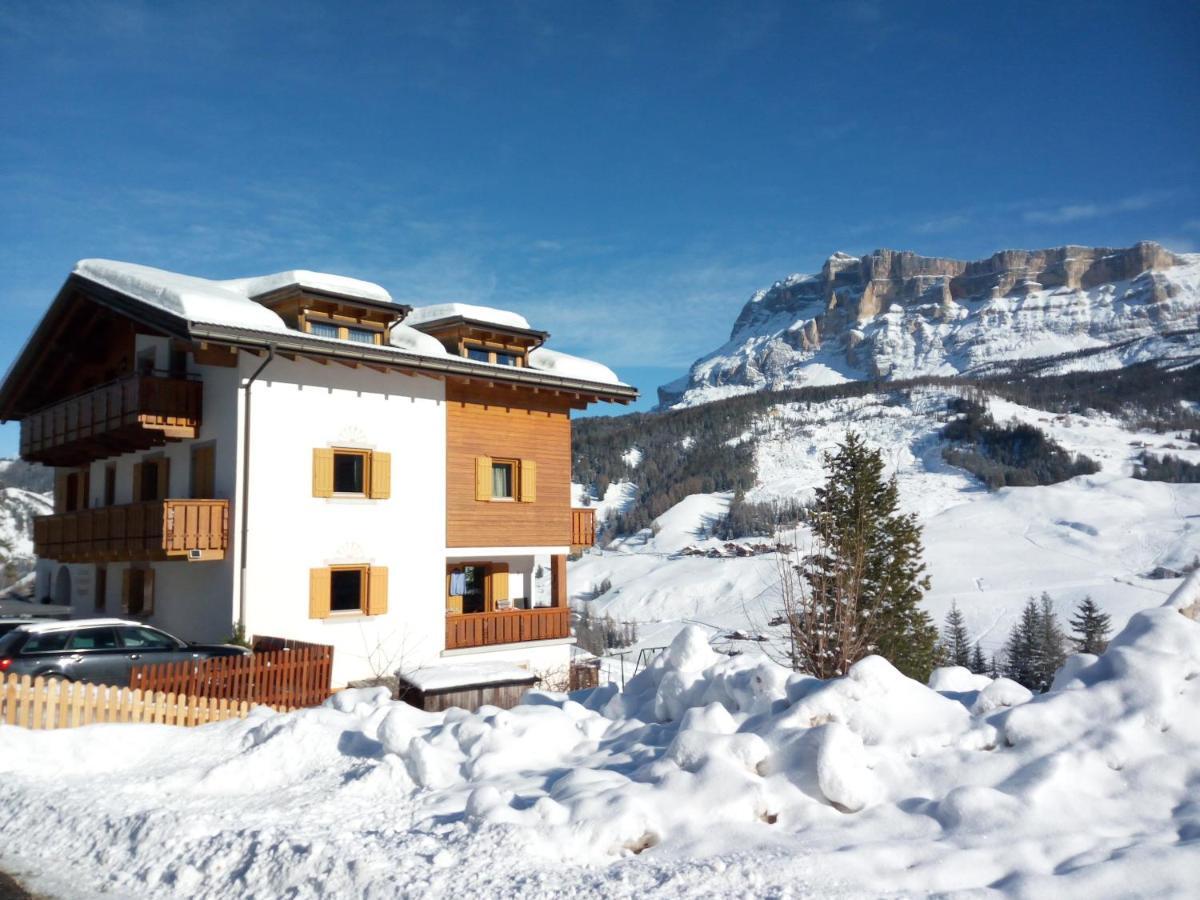 Ciasa De Munt Apartamento La Villa  Exterior foto